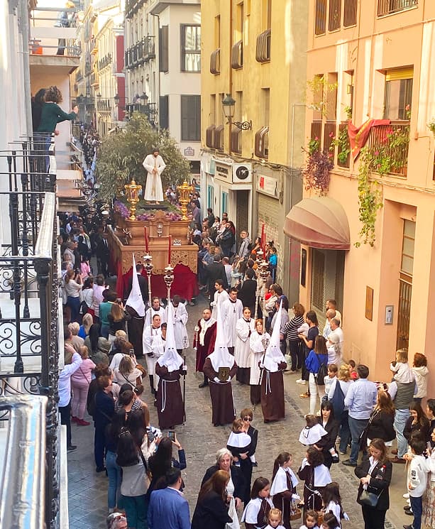 Lunes y Martes Santo Procesión Huerto de los olivos